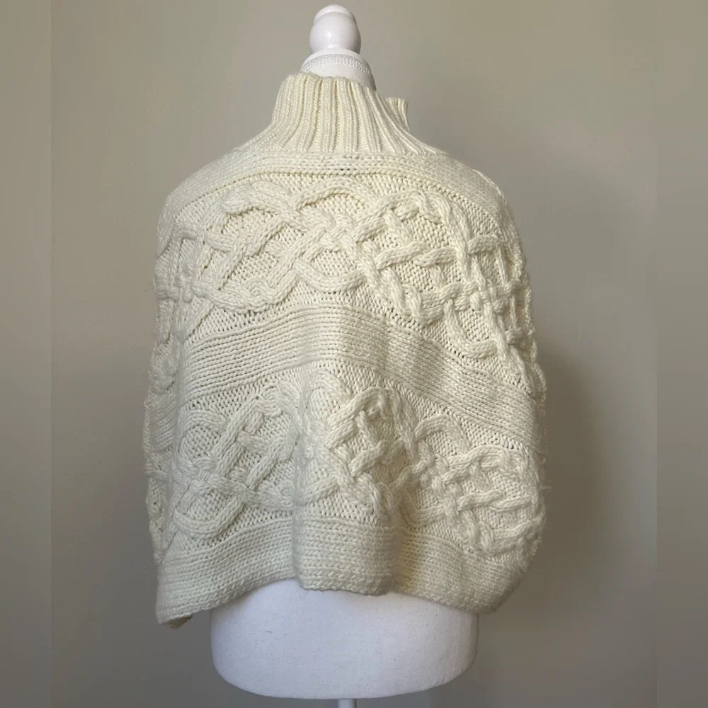AERIE White Chunky Cable Knit Turtle Neck Cottagecore Capelet‎ Size One Size - Picture 2 of 7
